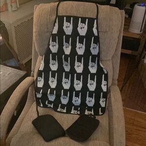 Rock On Black Apron with Mitts